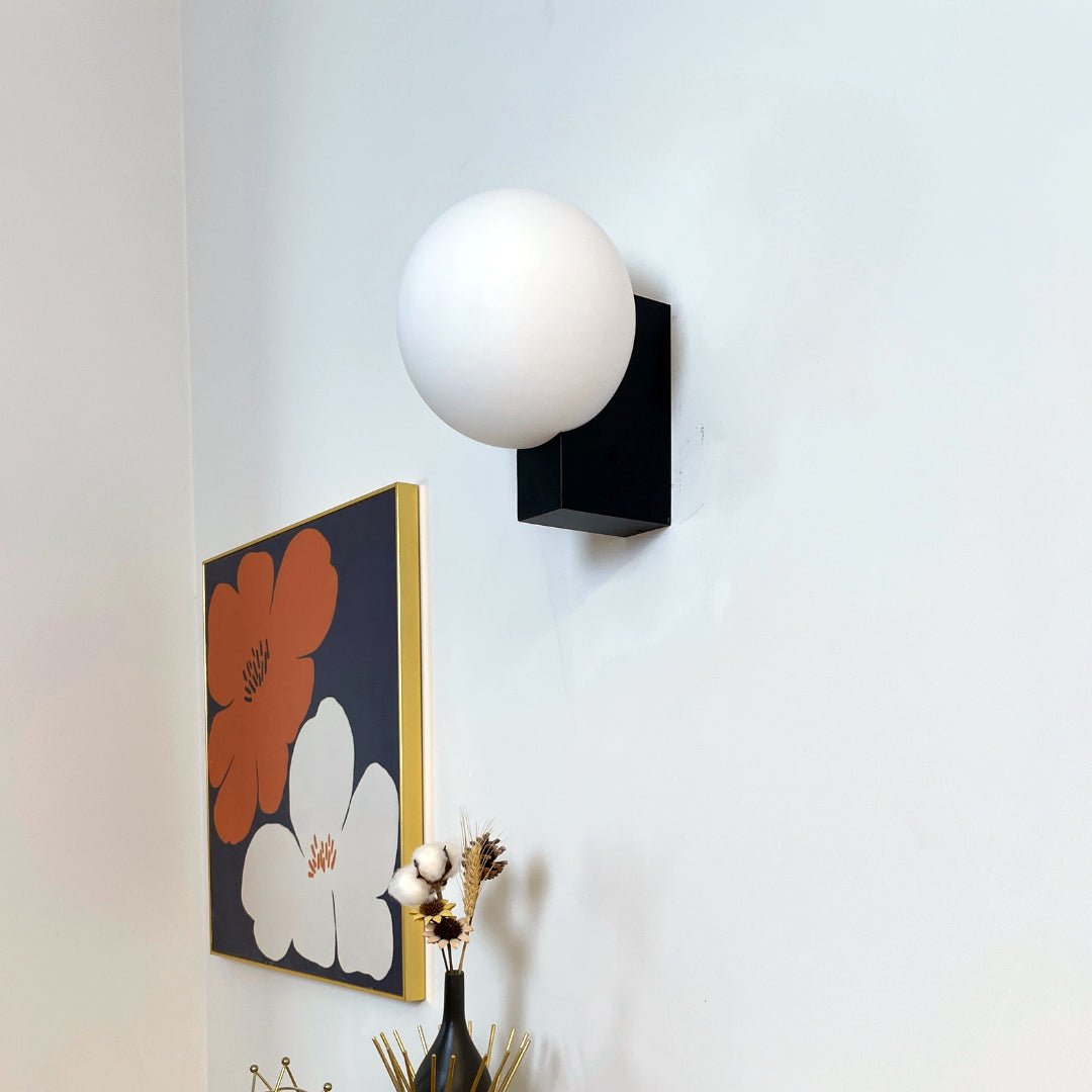 Vantheir Wall Lamp