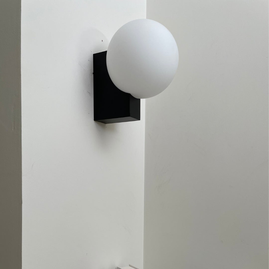 Vantheir Wall Lamp