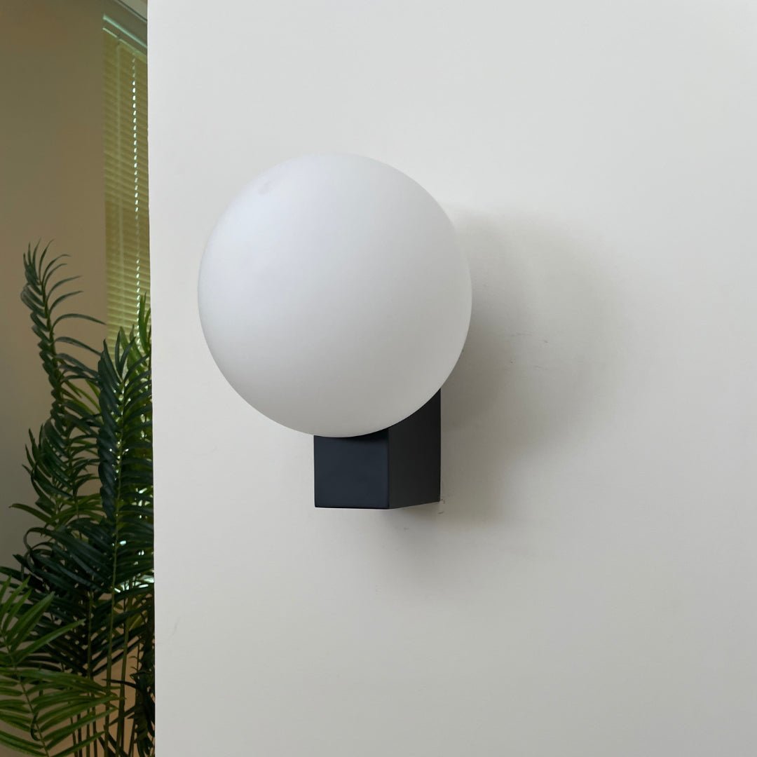 Vantheir Wall Lamp