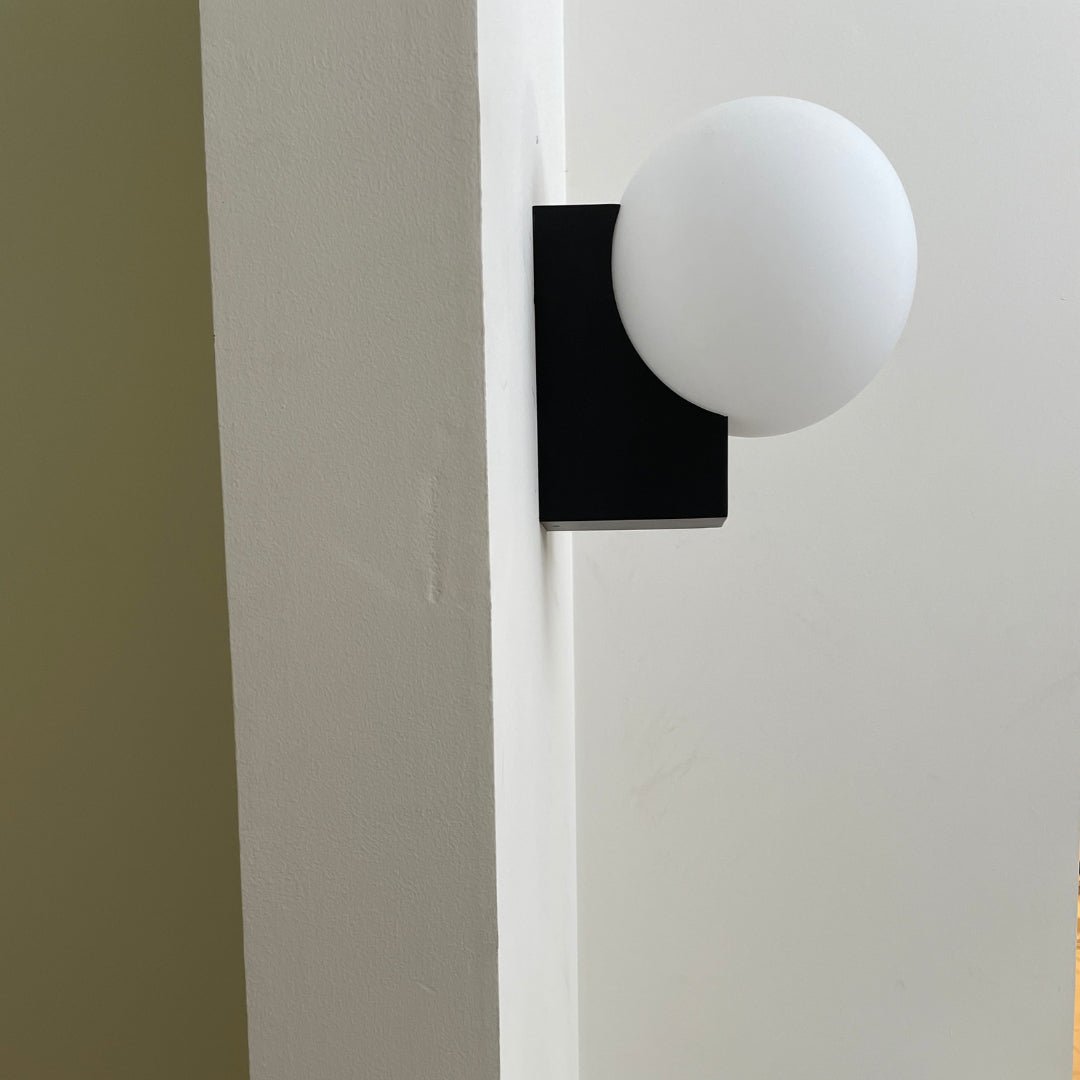 Vantheir Wall Lamp