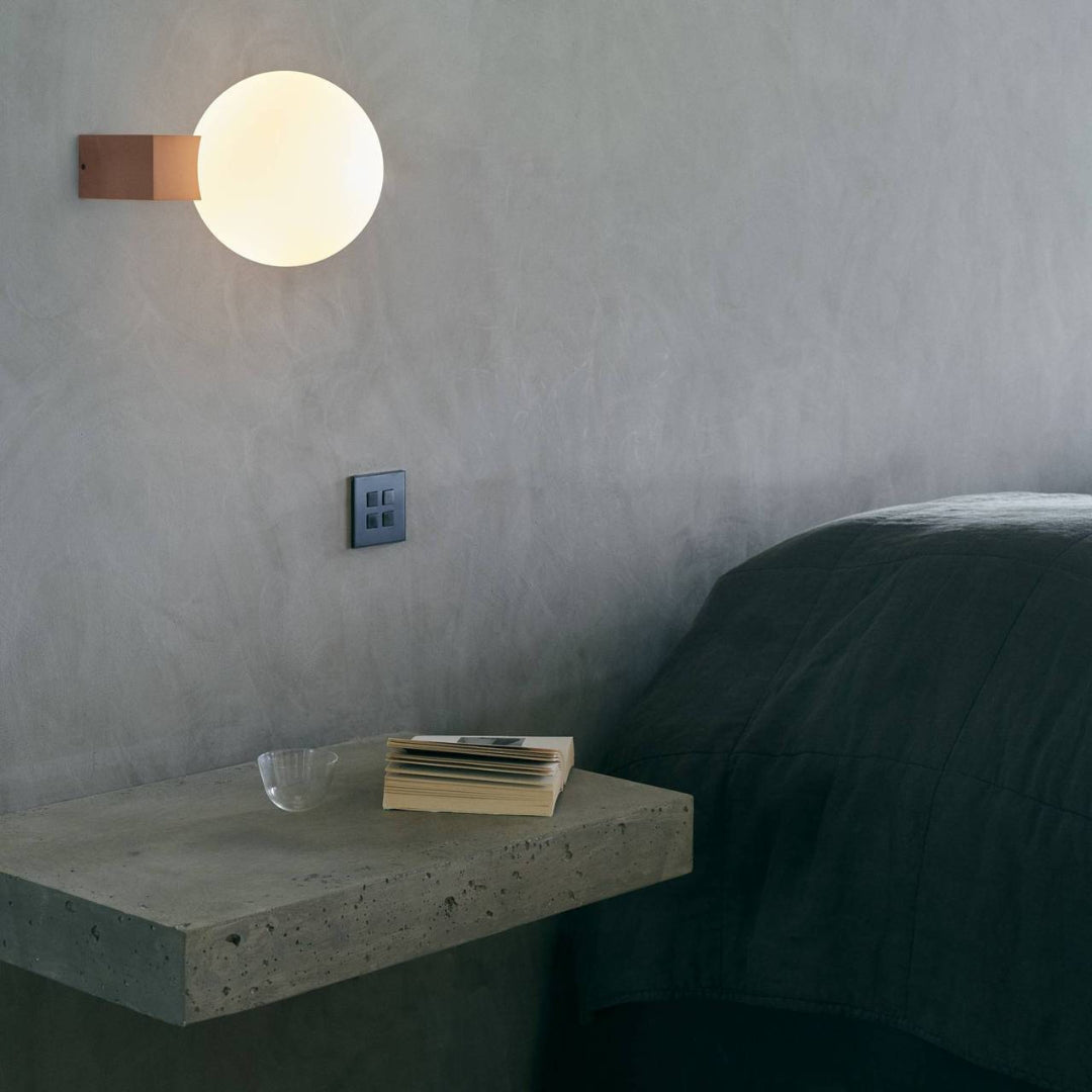 Vantheir Wall Lamp