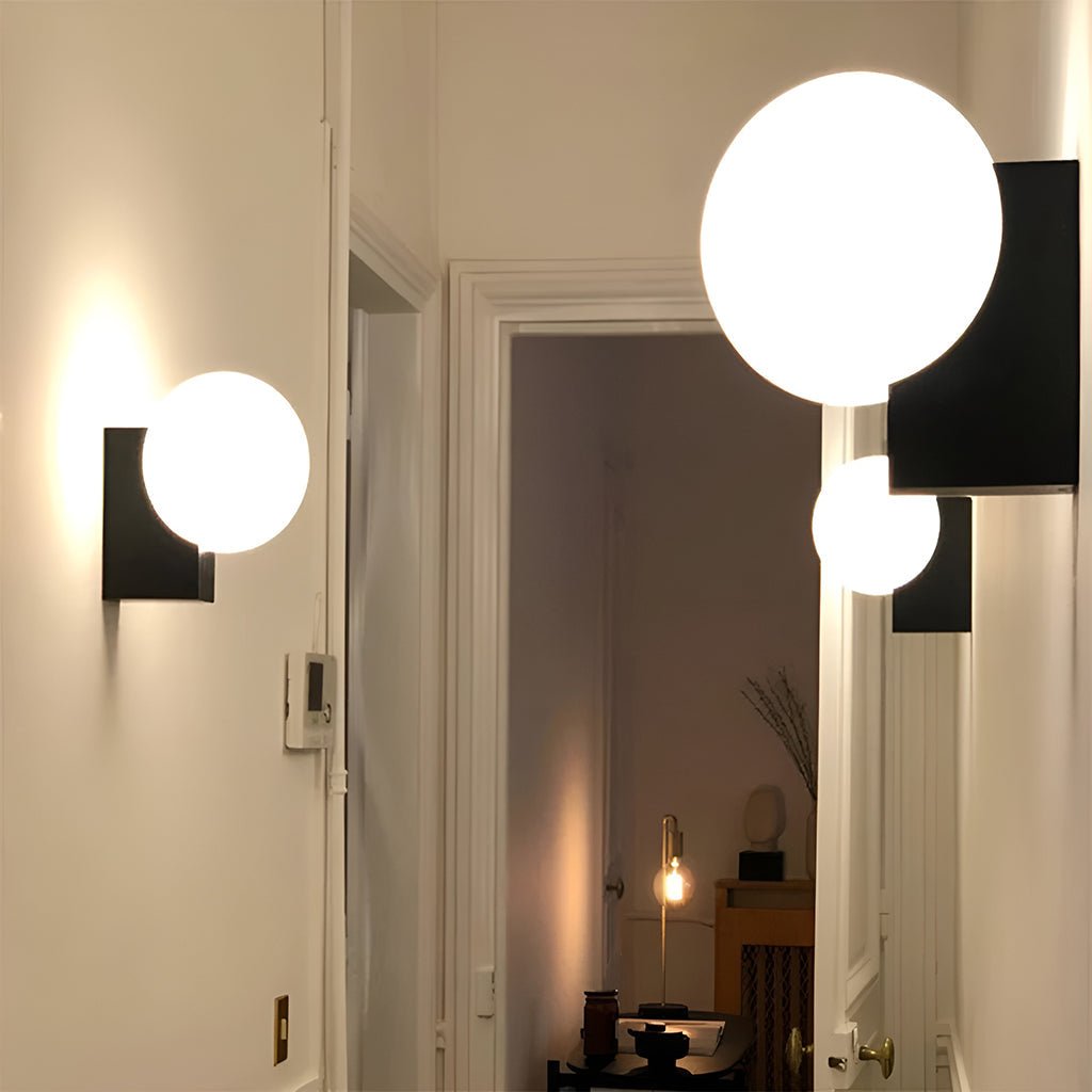 Vantheir Wall Lamp