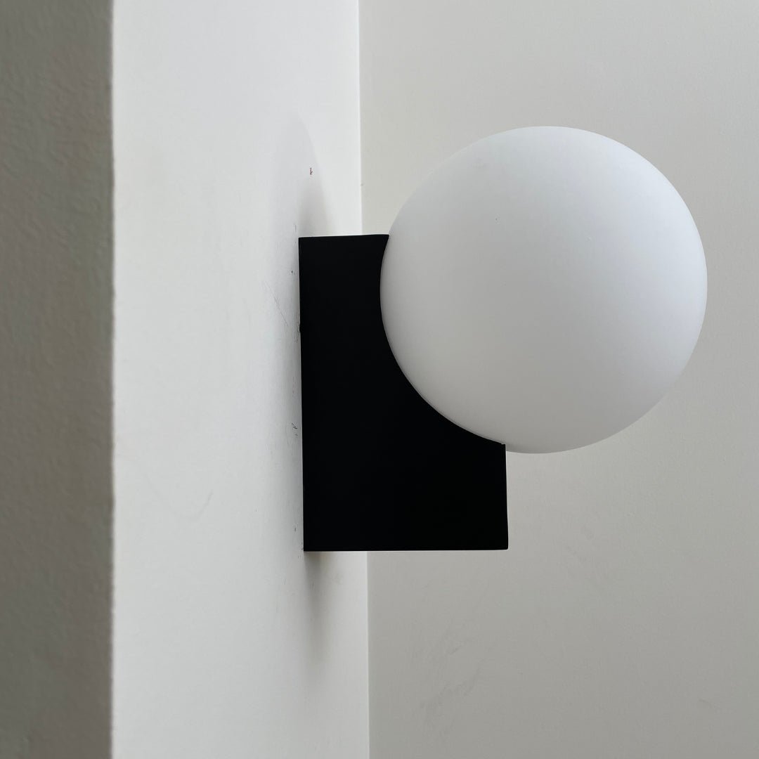 Vantheir Wall Lamp