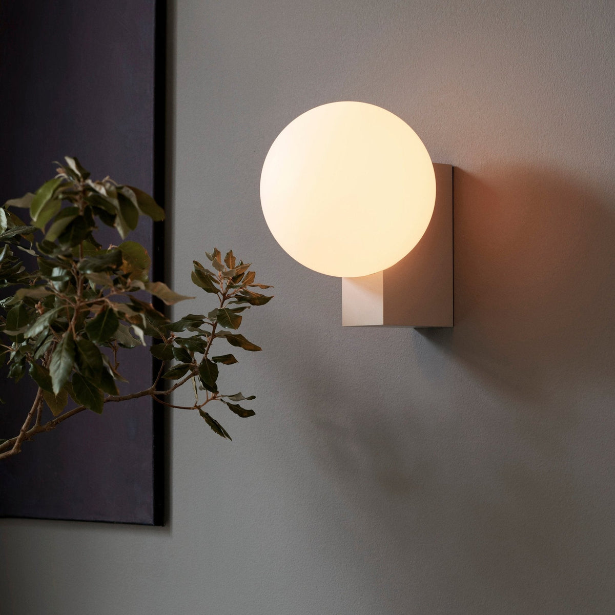 Vantheir Wall Lamp
