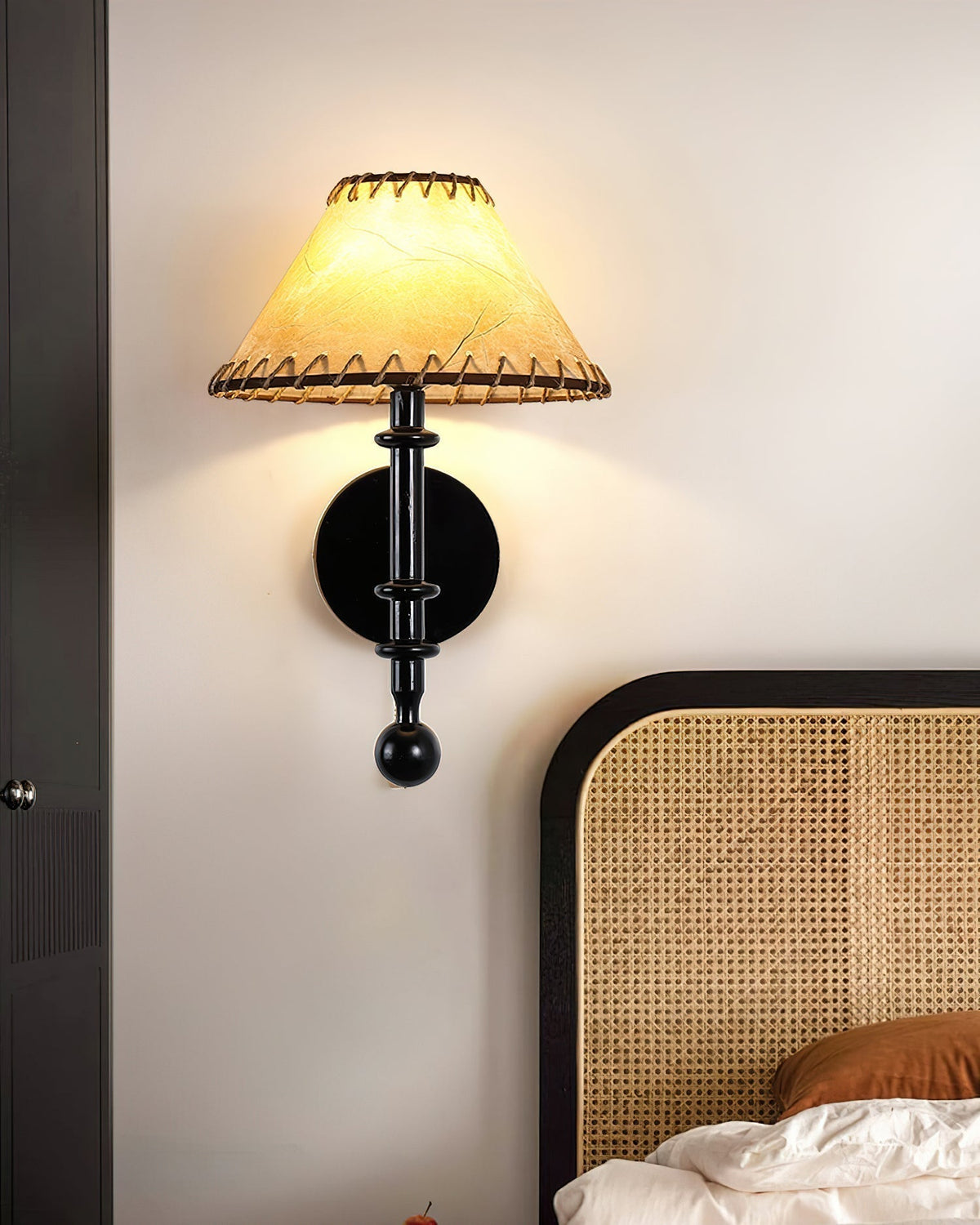 Seloiella Wall Lamp