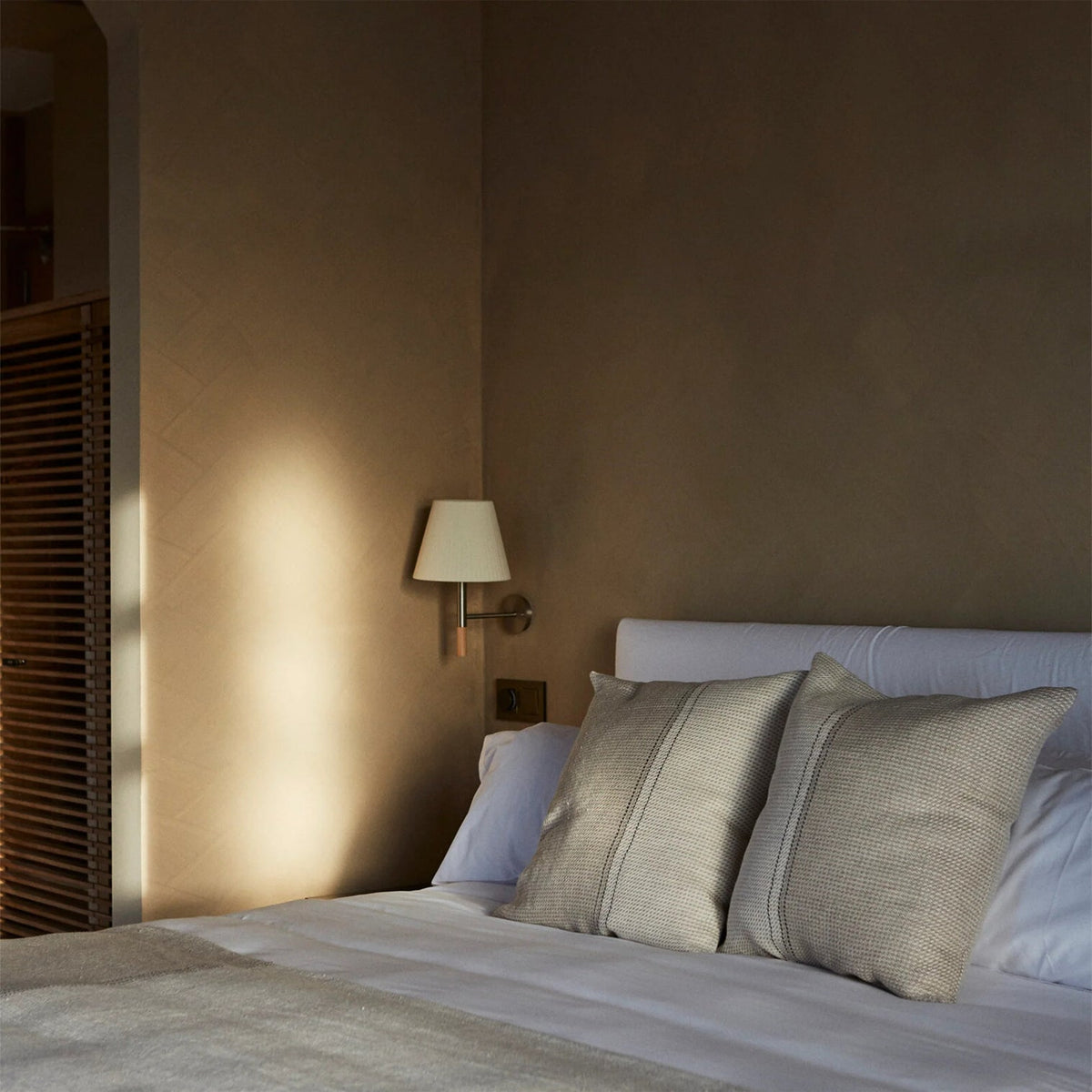 Lunvire Wall Lamp