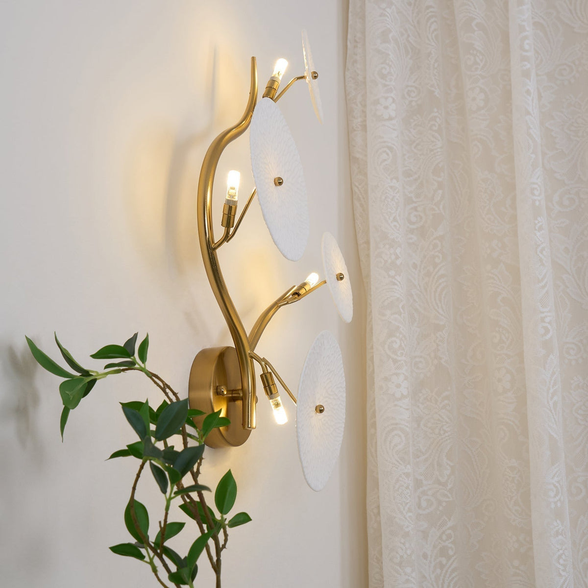 Begovom Lotus Petal Wall Lamp