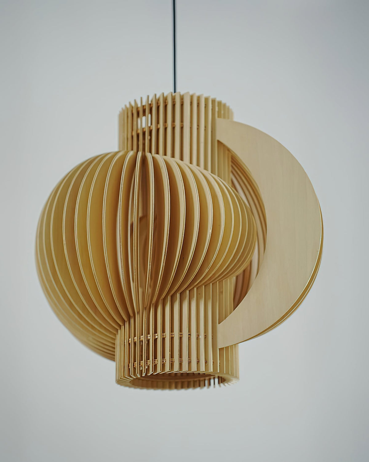 Rinaena Wood Pendant Lamp