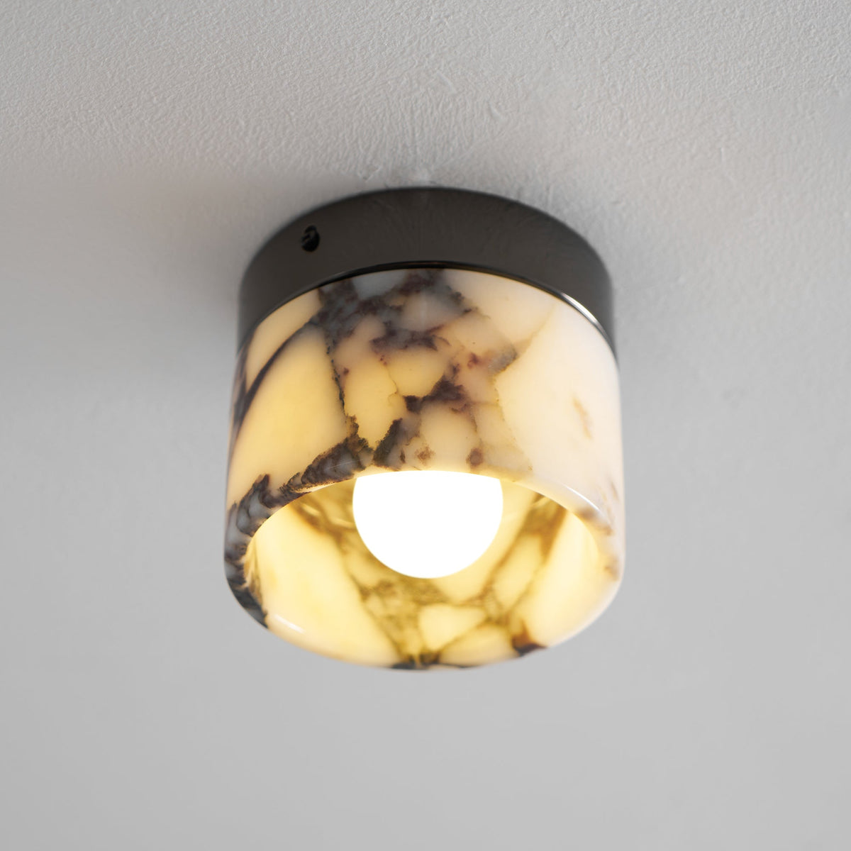 Ivinir Round Marble Ceiling Lamp-Relic Pieces