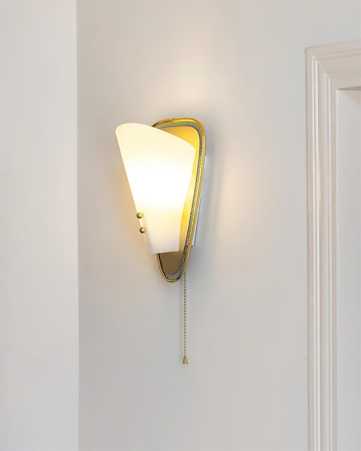 Marzio Sleek Sculptural Wall Lamp