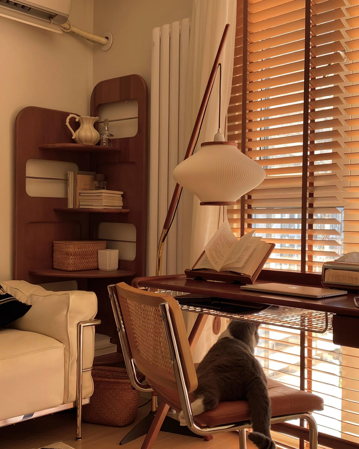 Elairira Floor Lamp