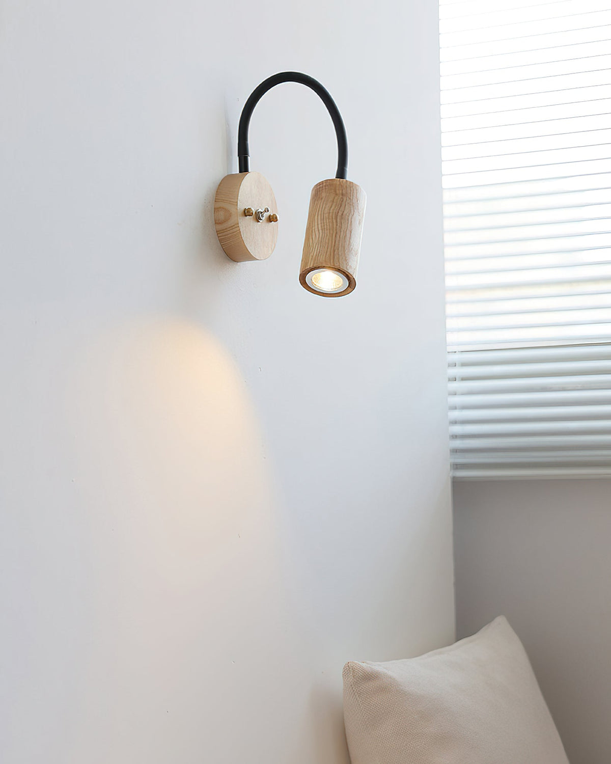 Selaora Wall Lamp