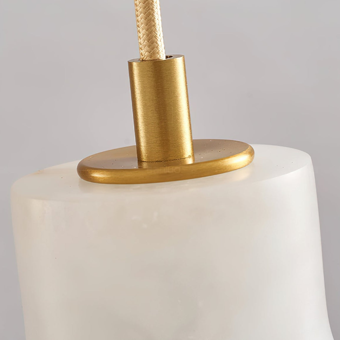 Kuvimar Alabaster Pendant Light Brass Luxurious