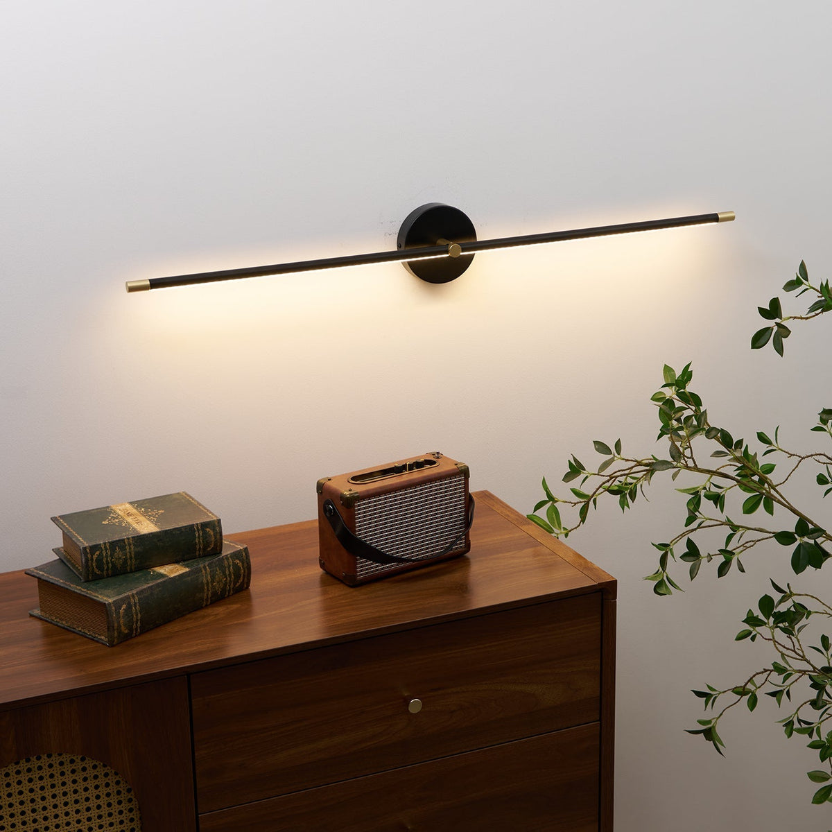 Salem Minimalist Wall Lamp