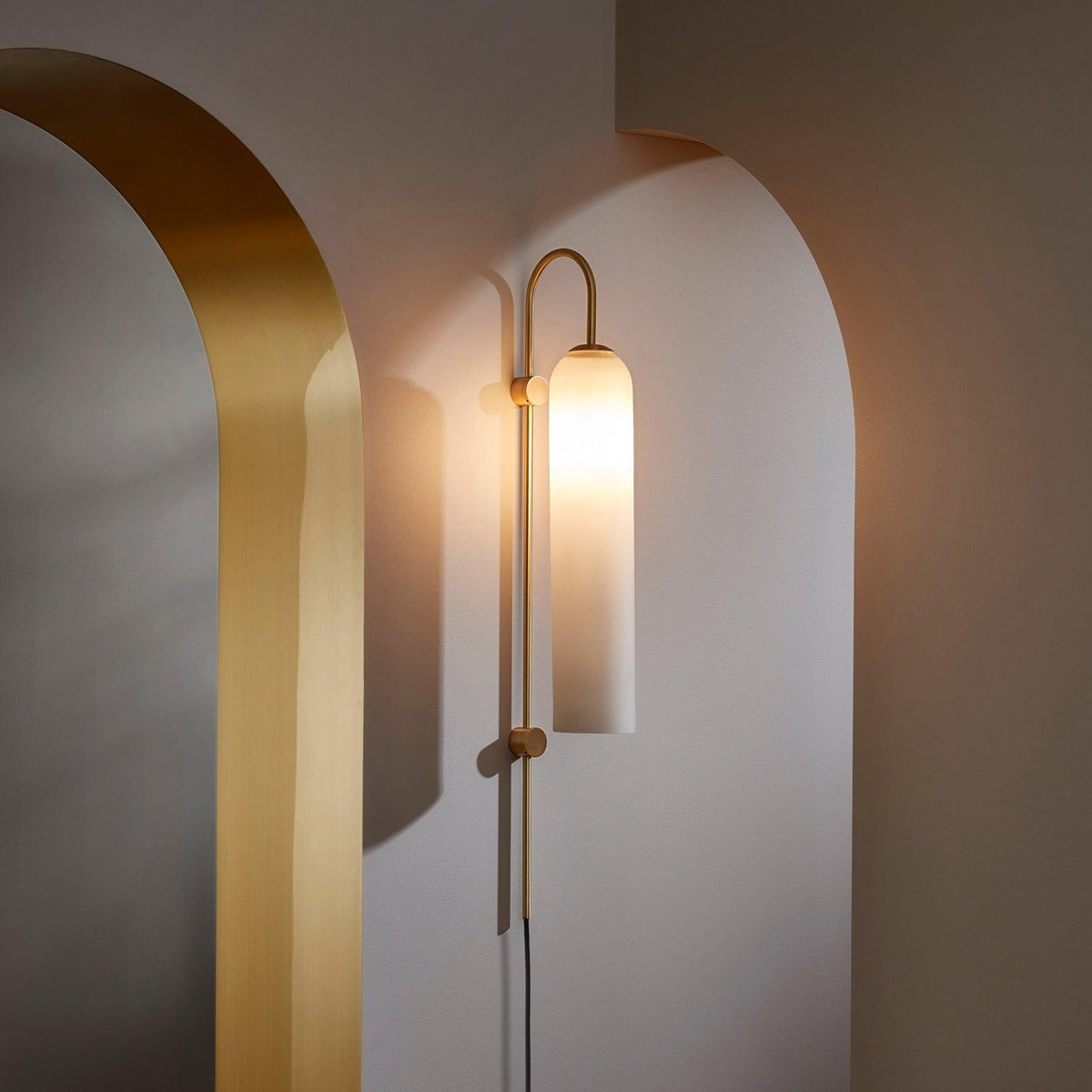 Celaielle Modern Glass Plug-In Wall Lamp