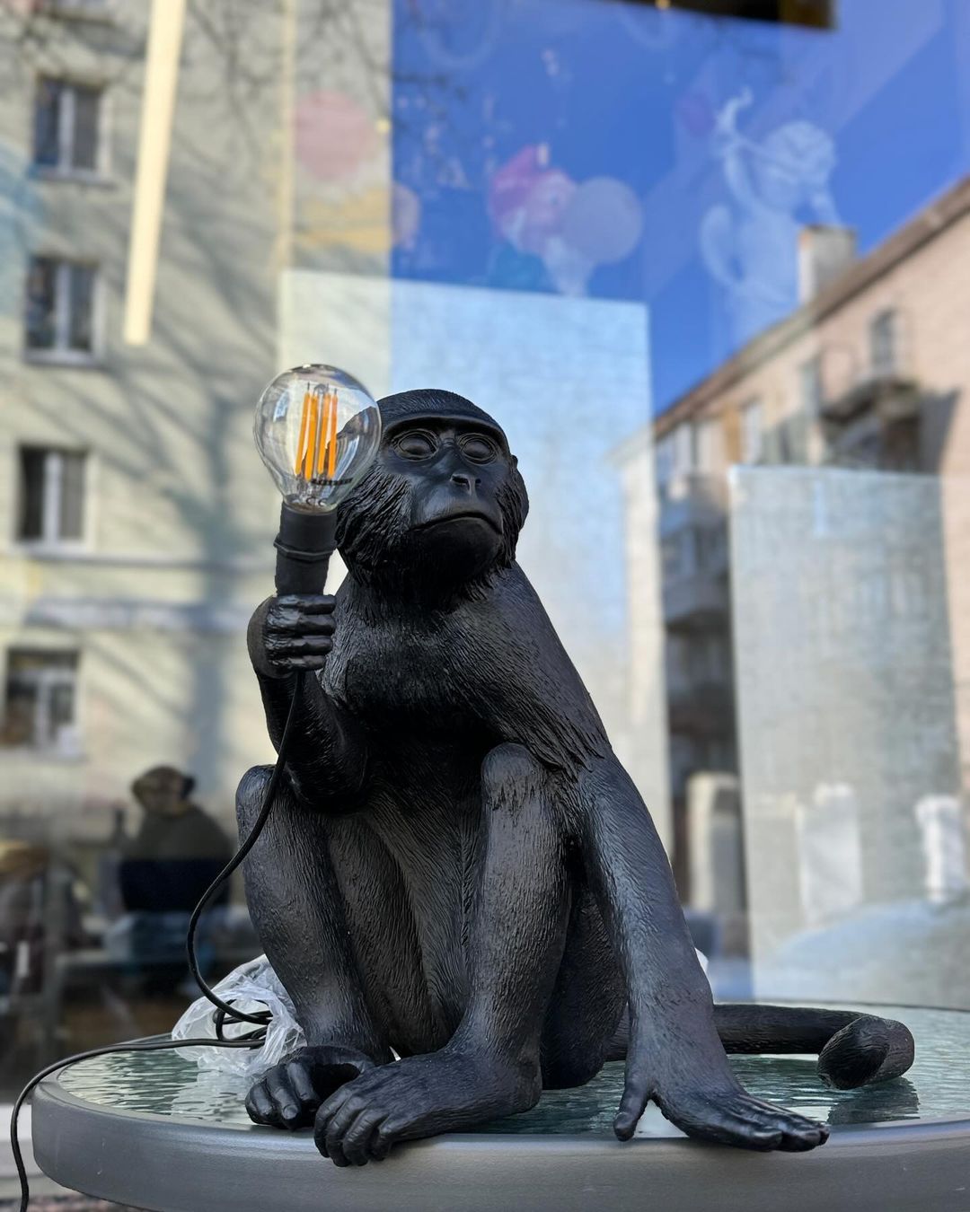 Velaeria Table Lamp