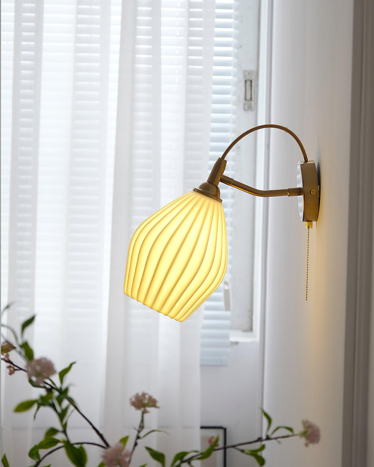 Amira Ceramic Wall Lamp