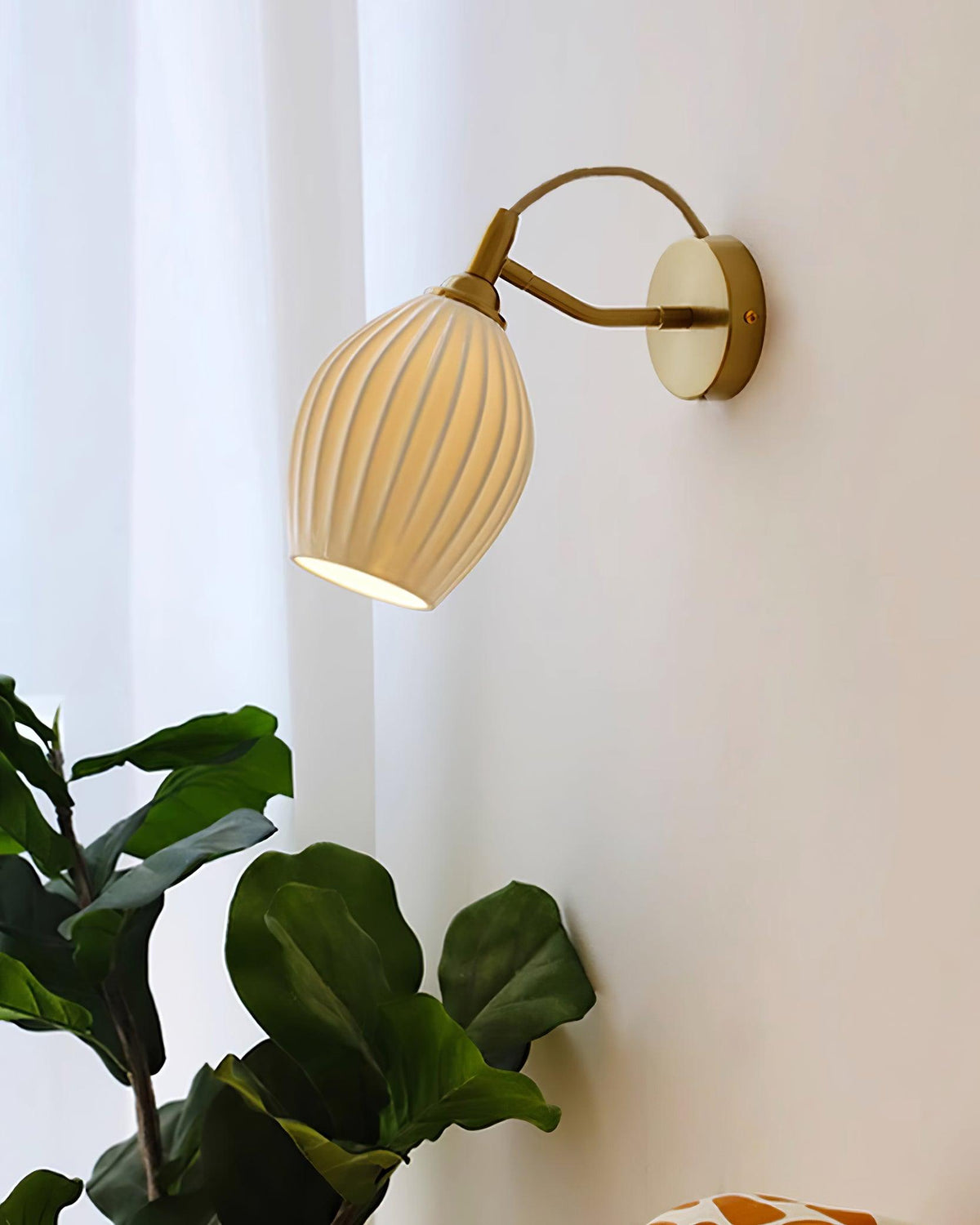 Amira Ceramic Wall Lamp