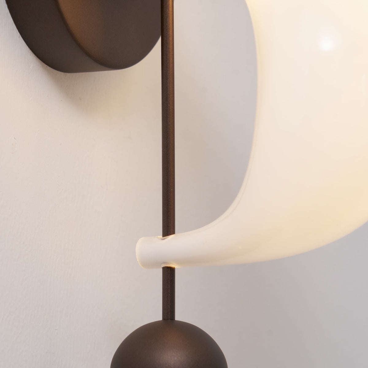 Vesilara Wall Lamp
