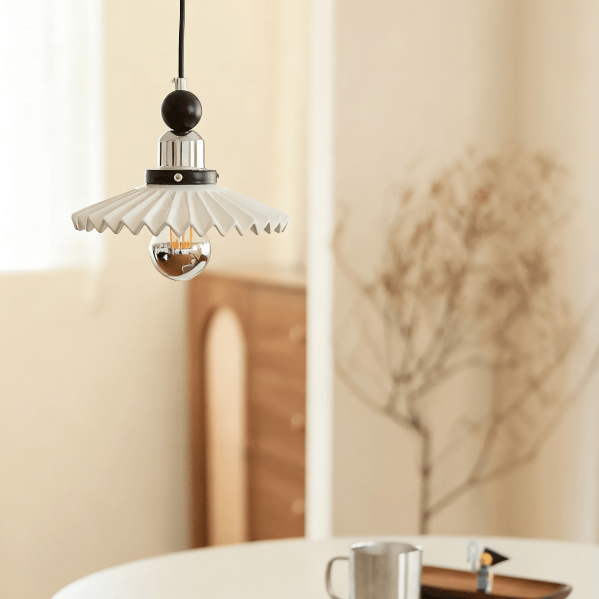 Teriaria Pleated Petal Pendant Lamp