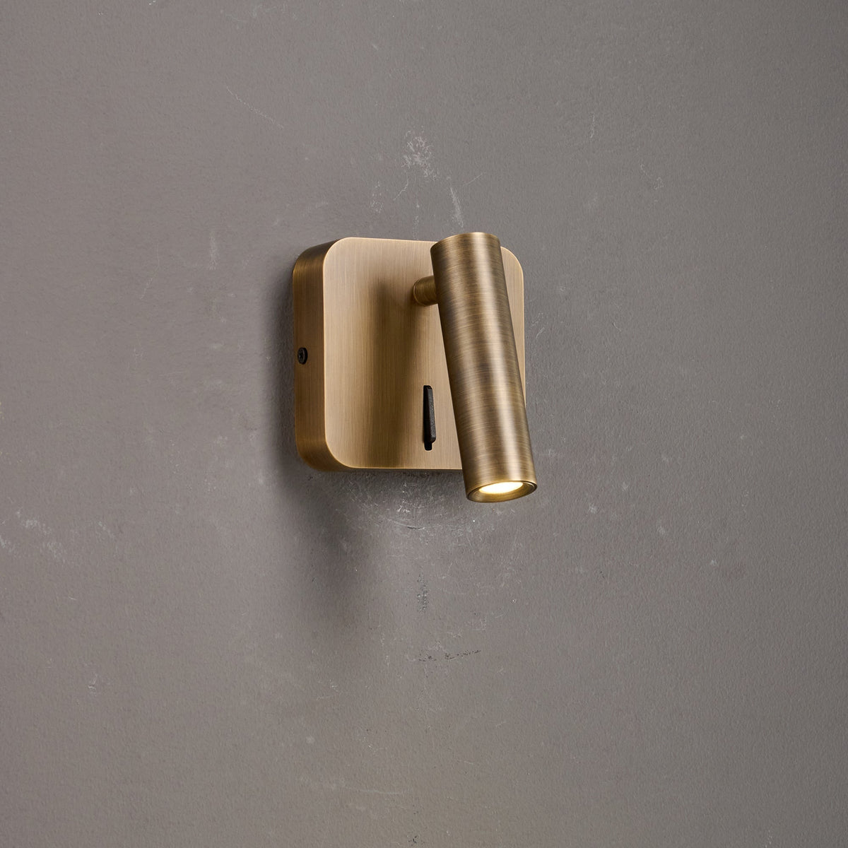 Prea Wall Lamp
