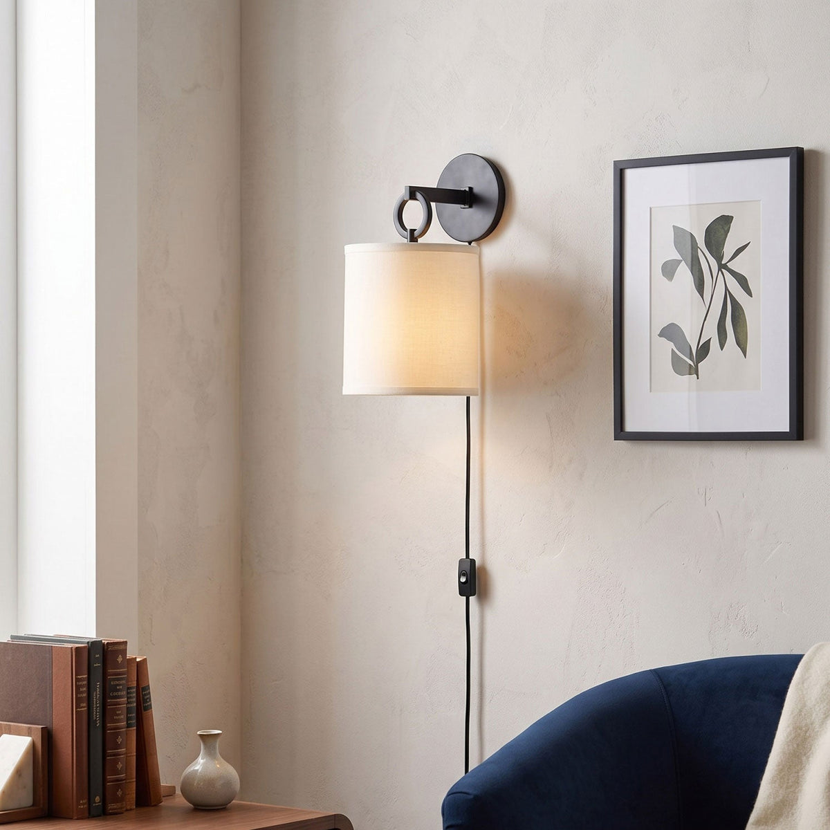 Full Circle Plug-in Wall Sconce