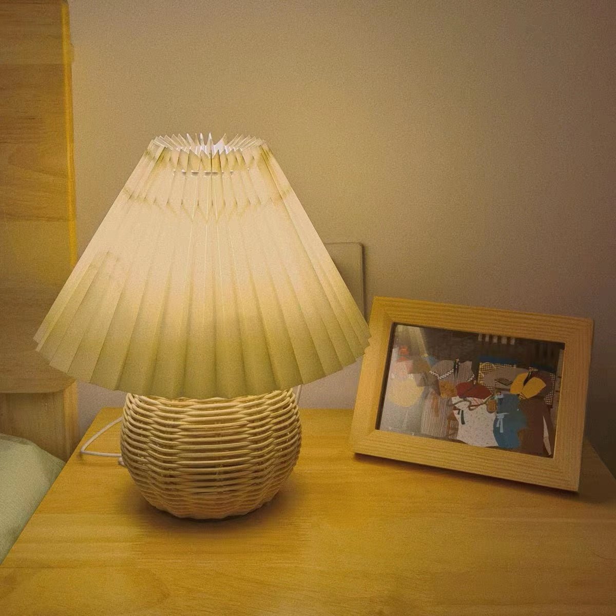 Ravuena Rattan Pleated Table lamp