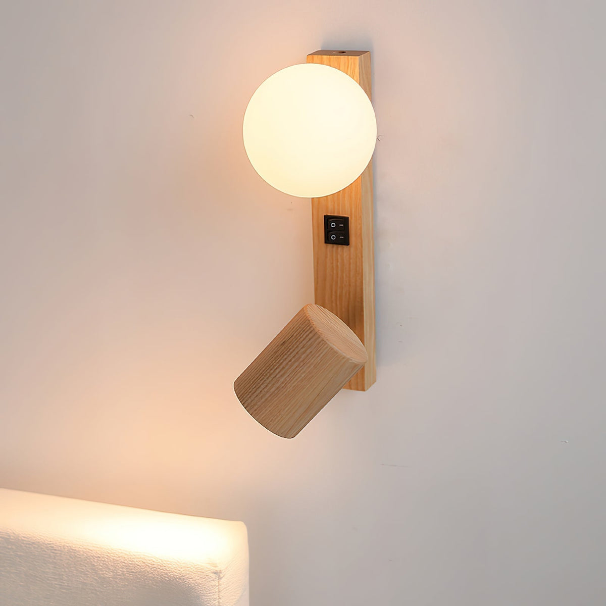 Rainer Wall Lamp