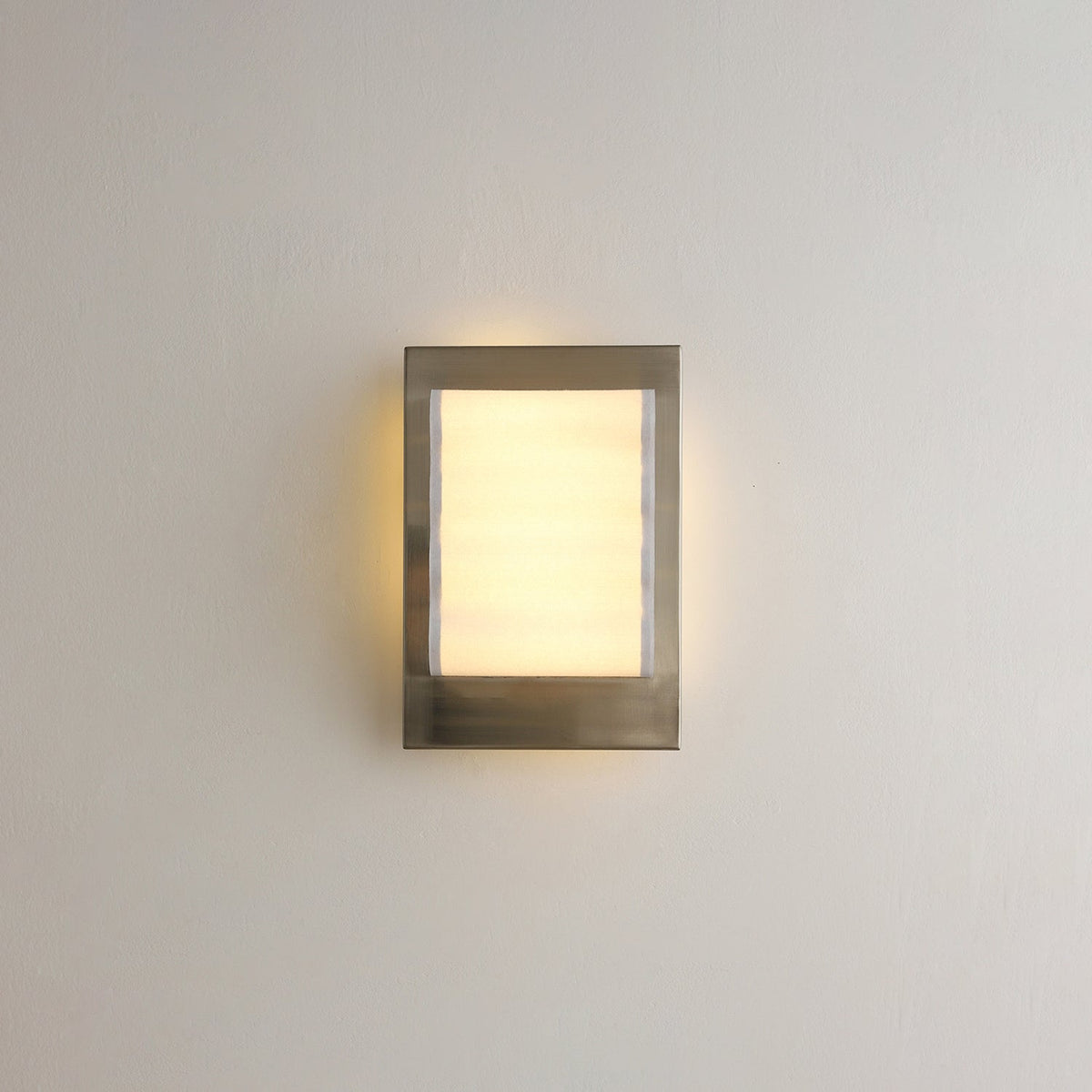 Selisella Wall Lamp