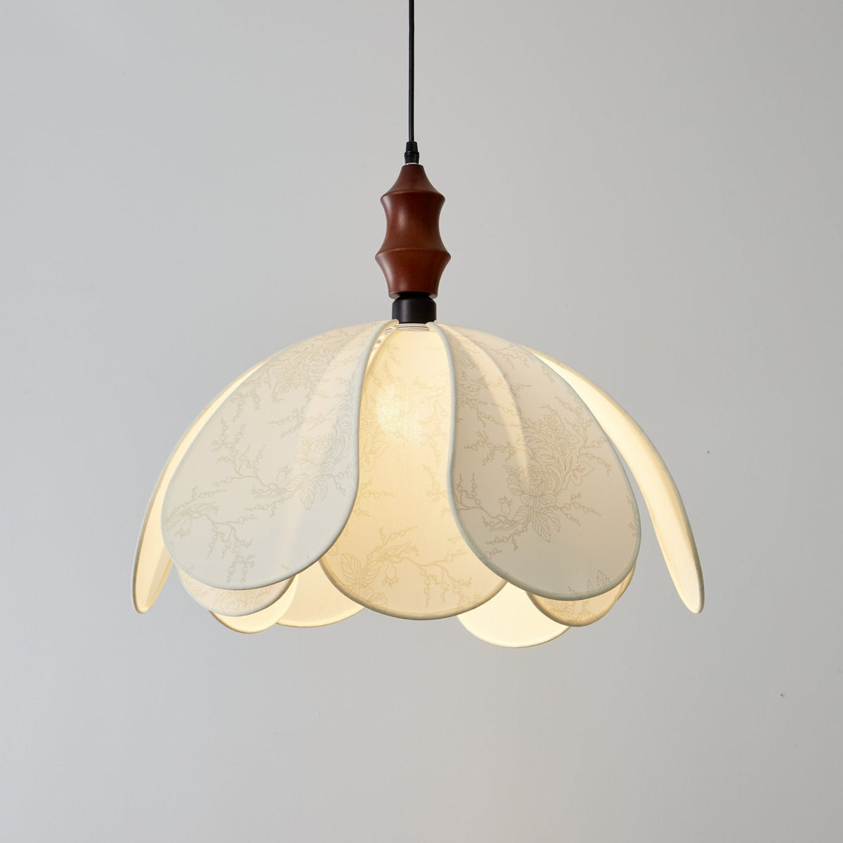 Calanaine Petal Pendant Lamp