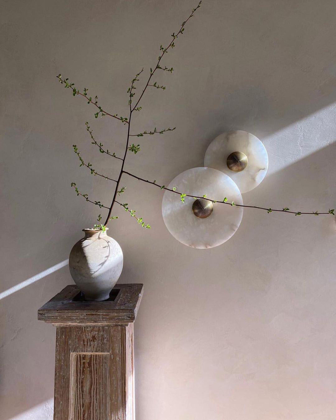 Apollo Round Alabaster Wall Lamp