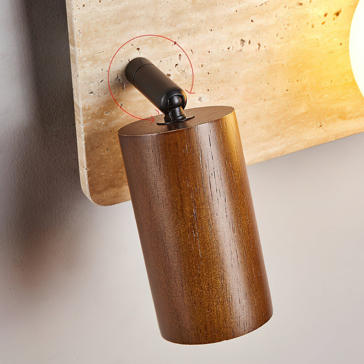 Luka Wall Lamp