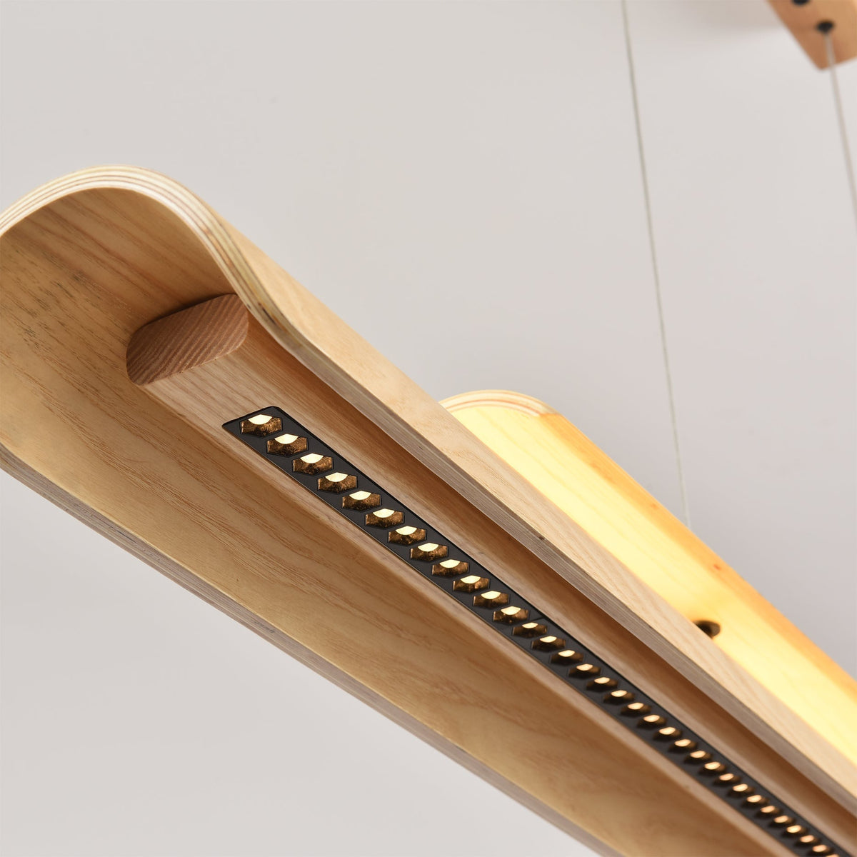 Elaoena Linear Light
