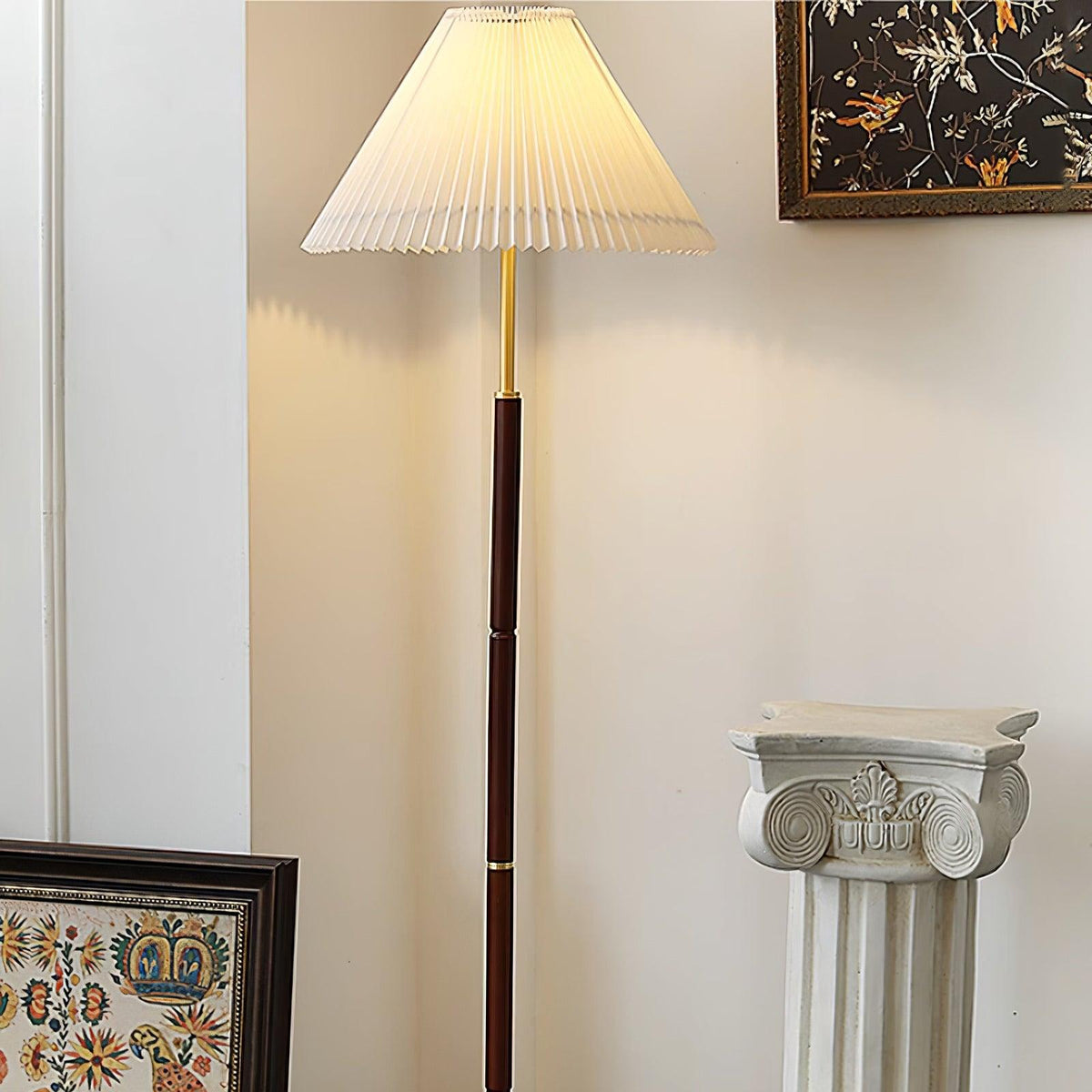 Virairine Floor Lamp