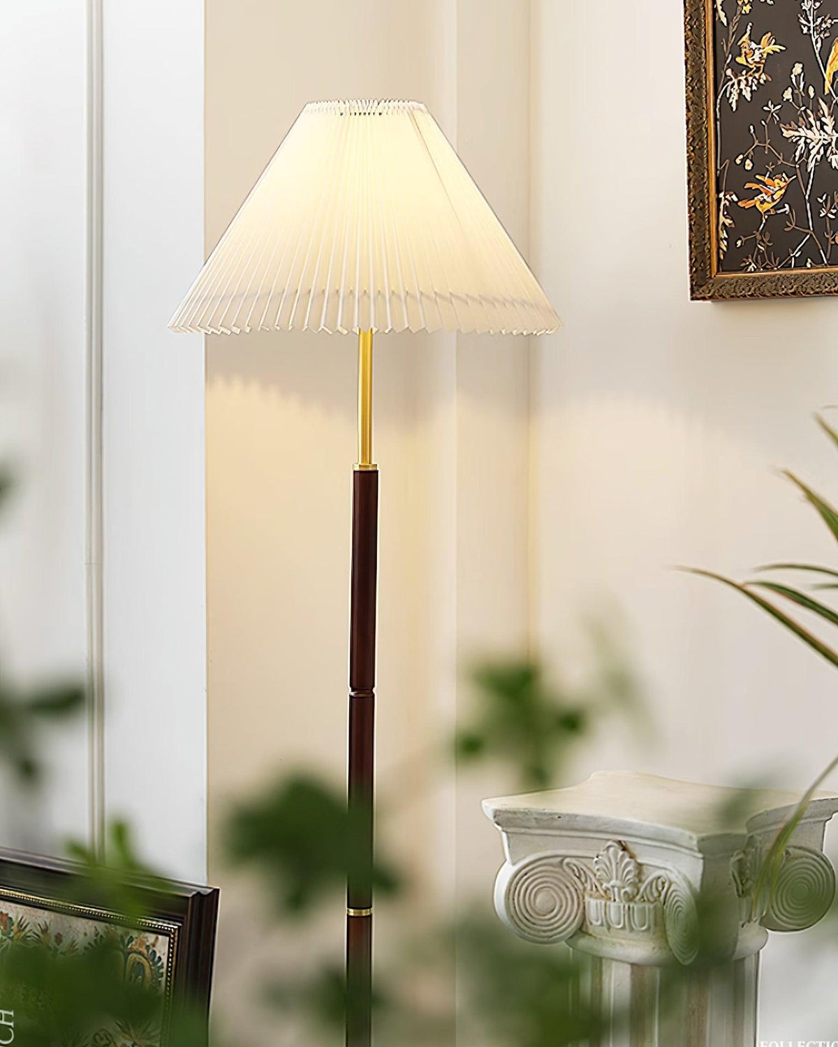 Virairine Floor Lamp