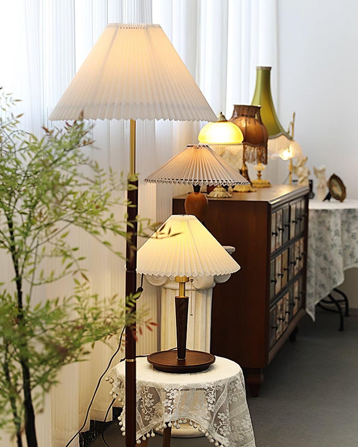 Seliriella Table Lamp