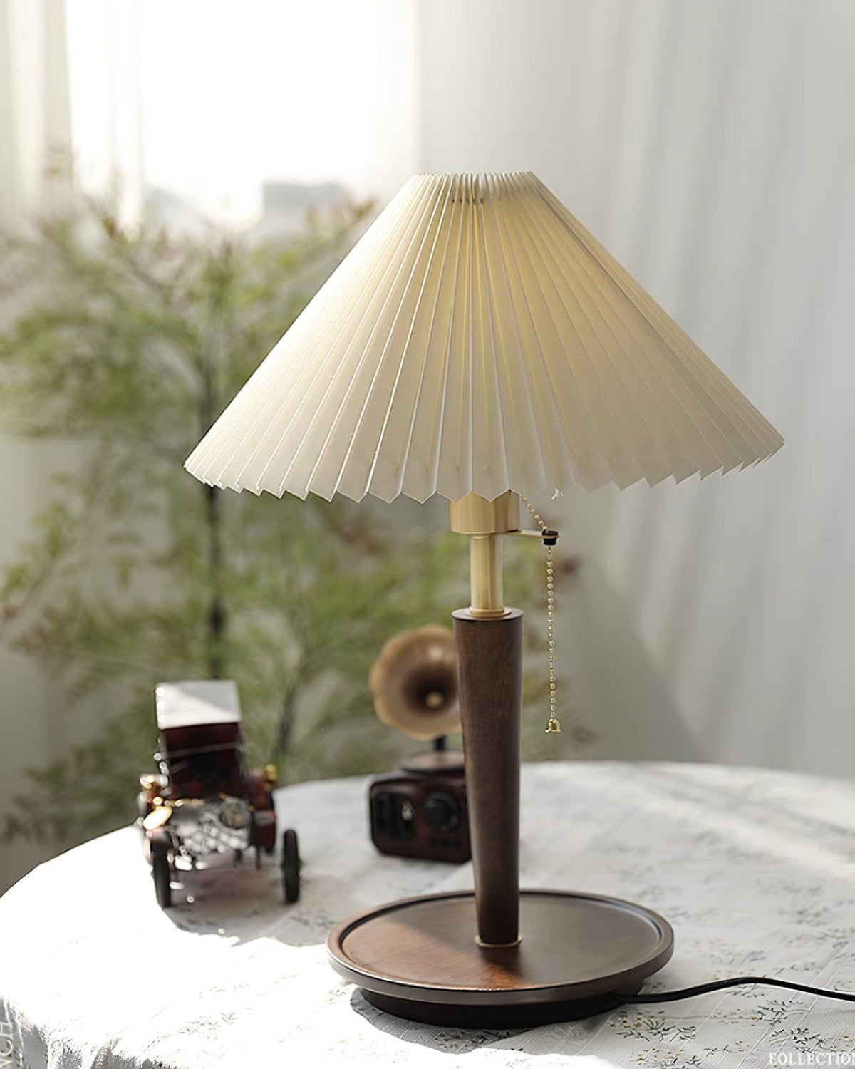 Seliriella Table Lamp