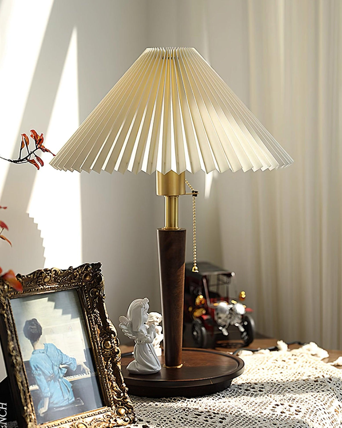 Seliriella Table Lamp