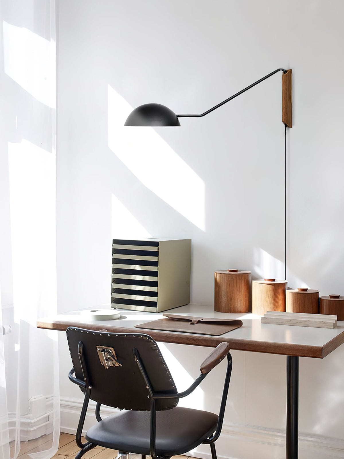 Lirixel Wood Wall Lamp