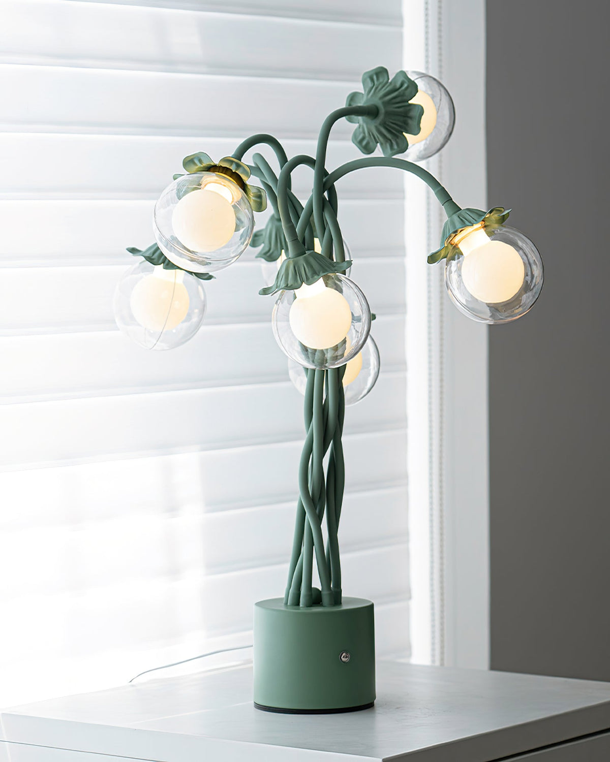 Viraoora Table Lamp