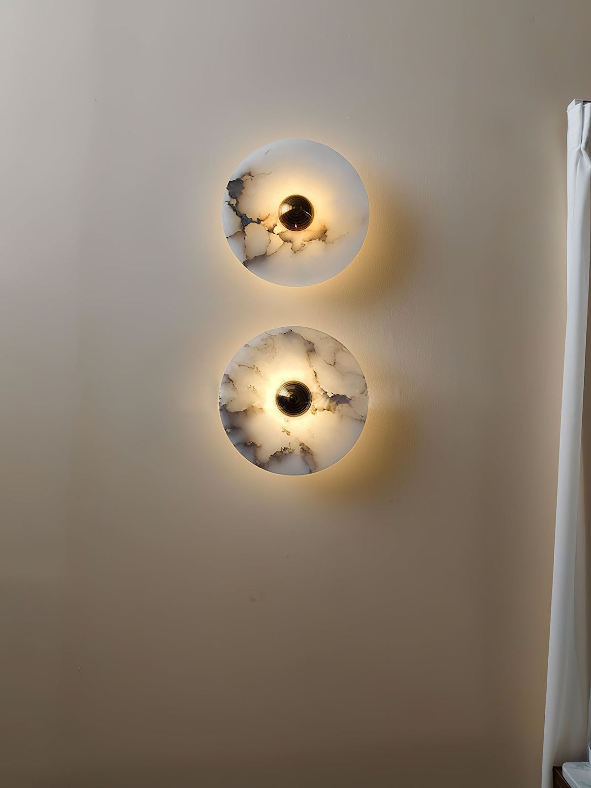 Nereenne Marble Wall Lamp