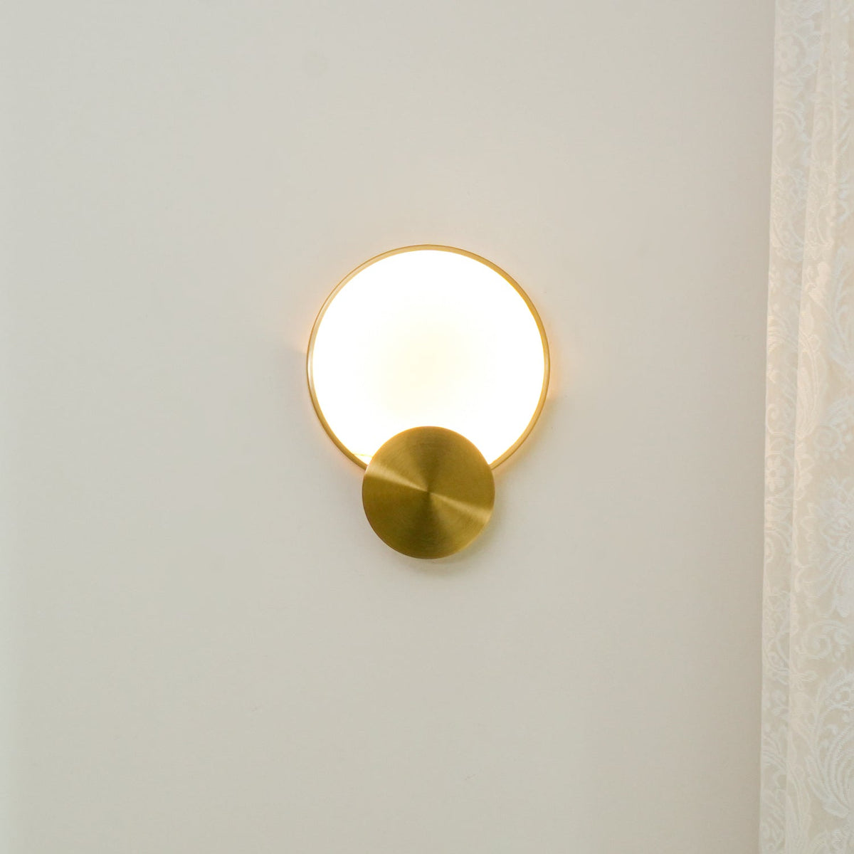Myvelarae Circular Alabaster Wall Light