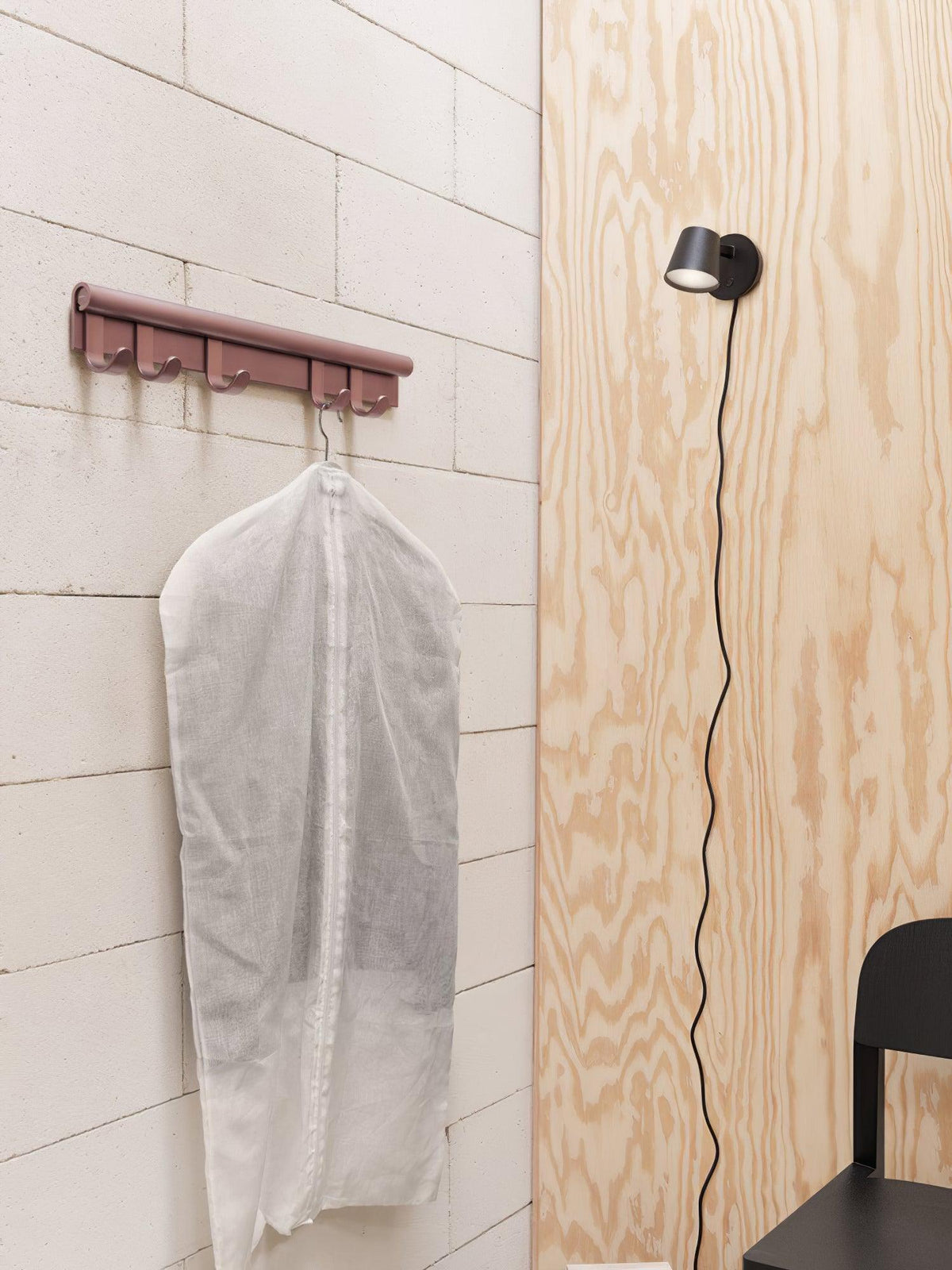 Caelwyn Core Wall Lamp