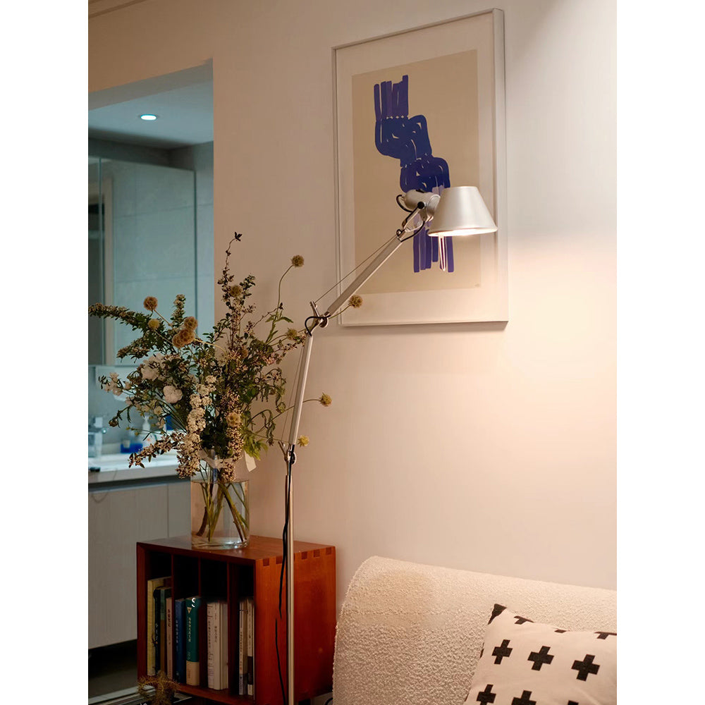 Valinielle Minimalist Aluminum Floor Lamp