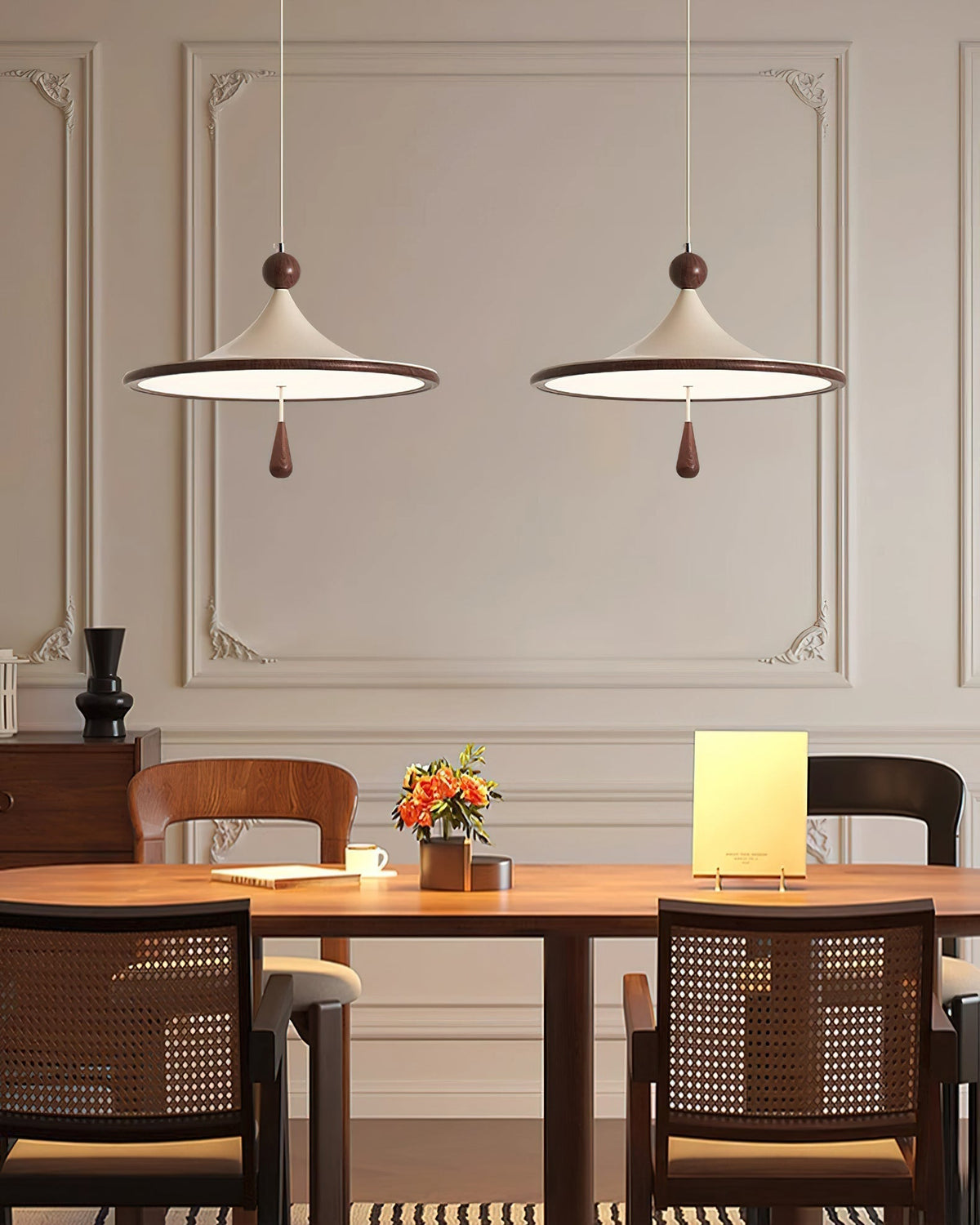 Elaisiella Pendant Light