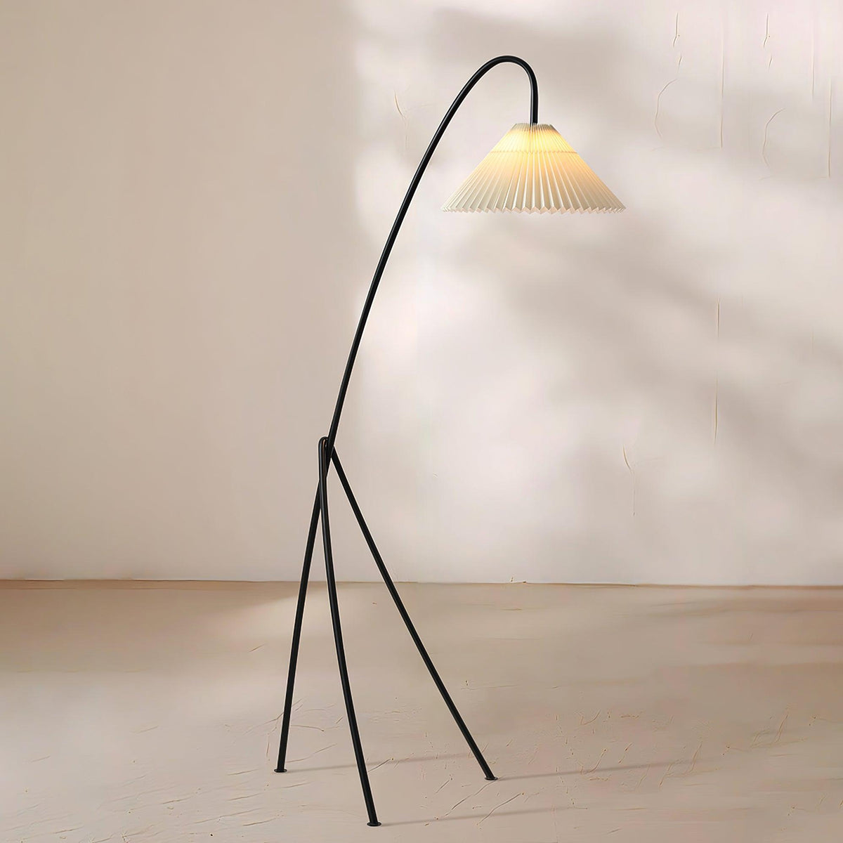 Norarette Floor Lamp