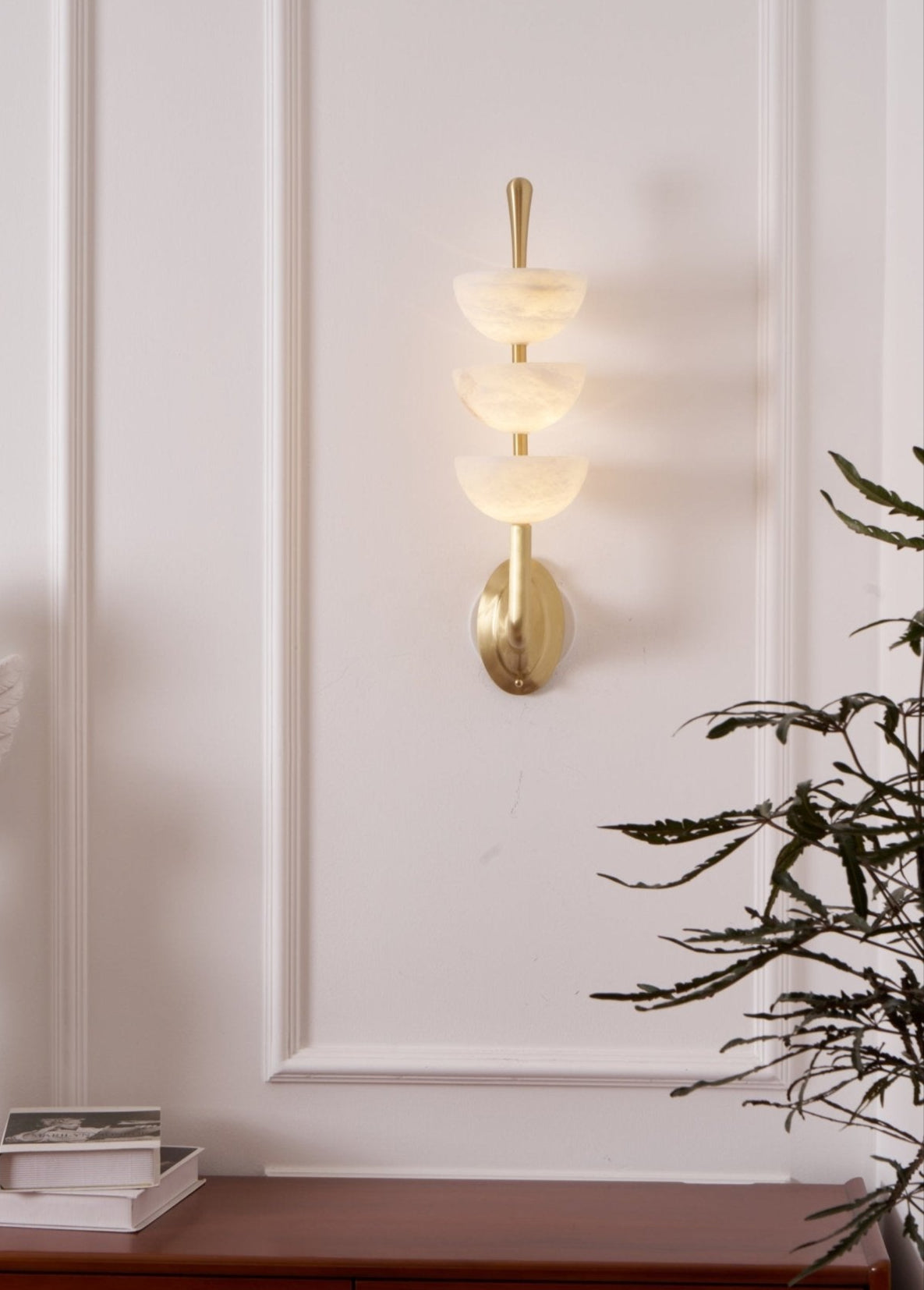 Ulmiraris Alabaster Wall Light