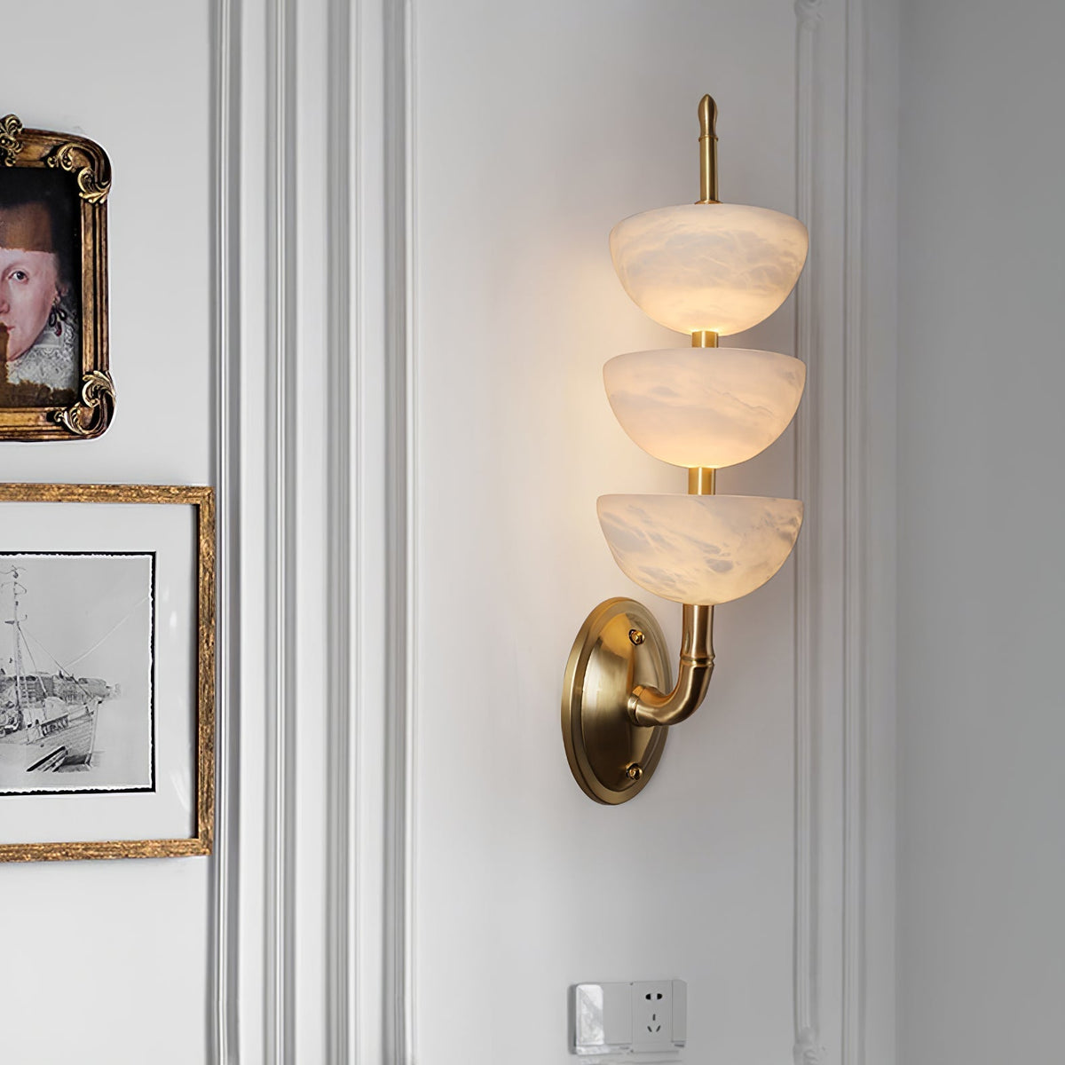 Ulmiraris Alabaster Wall Light