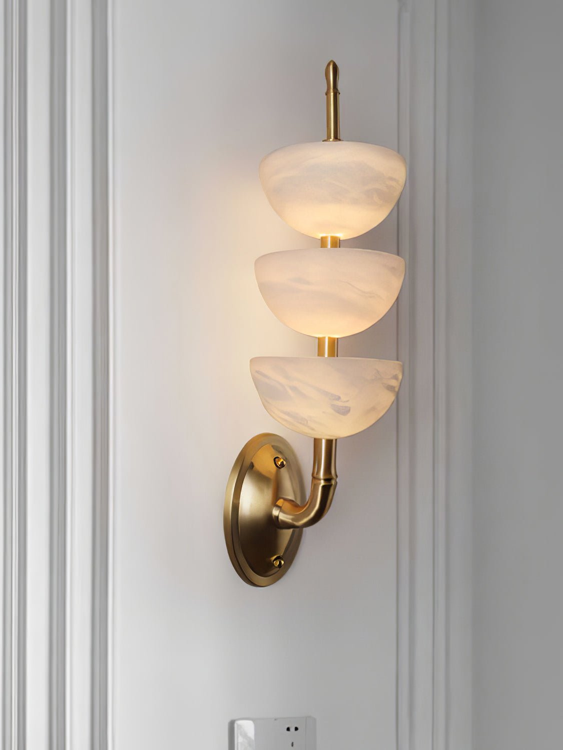 Ulmiraris Alabaster Wall Light