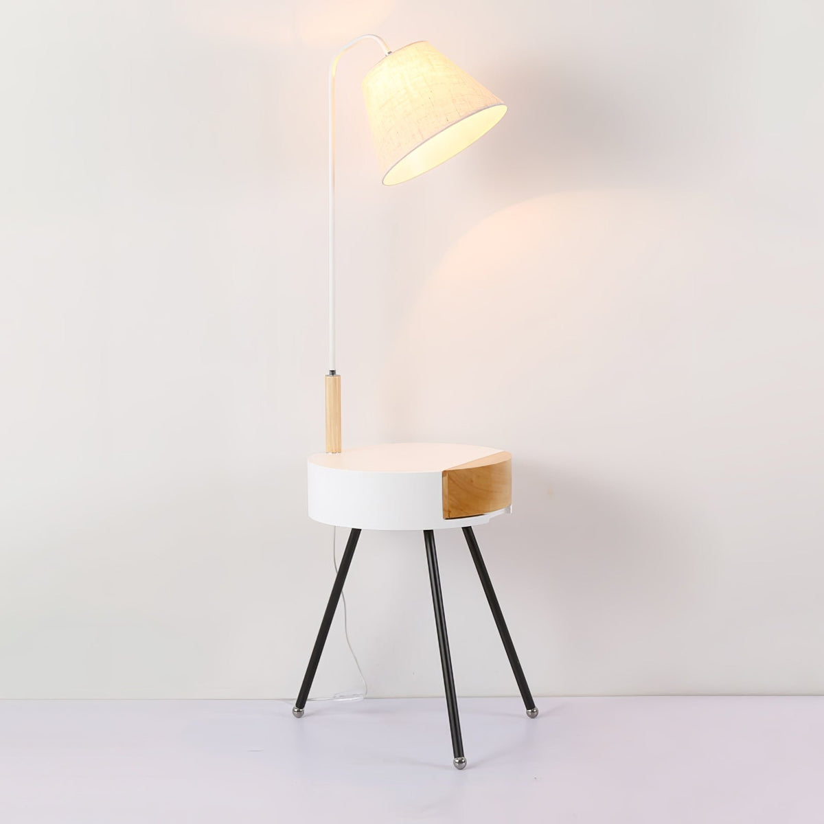 Fioeria Alder Tripod Fabric Floor Lamp